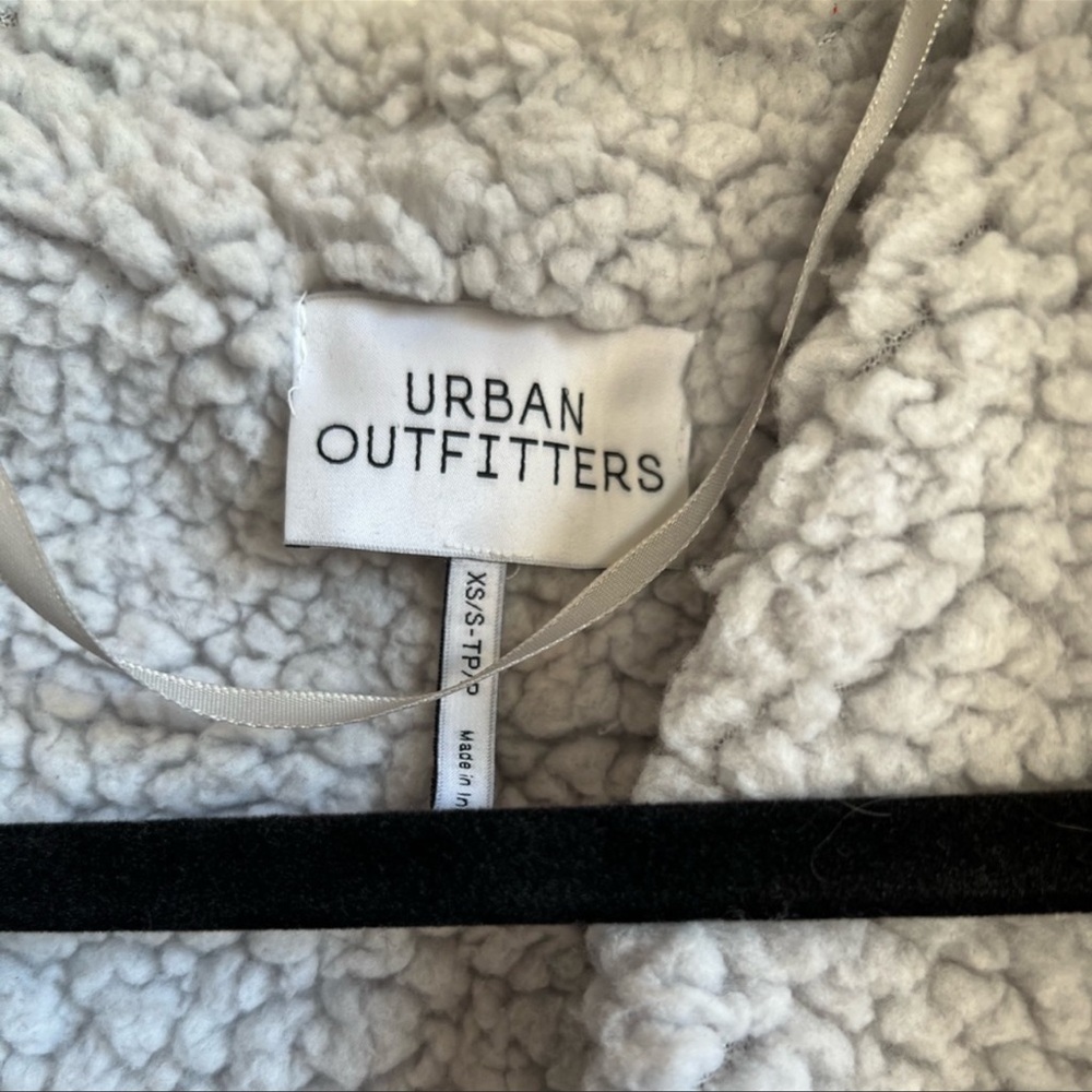 Urban Outfitters Teddy Jacket - Picture 5 of 5
